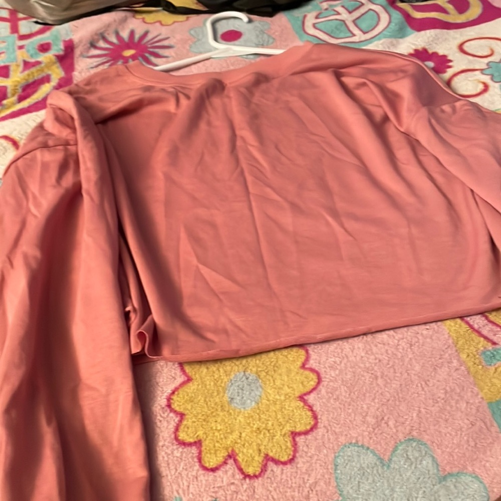 •baby pink cropped pullover•